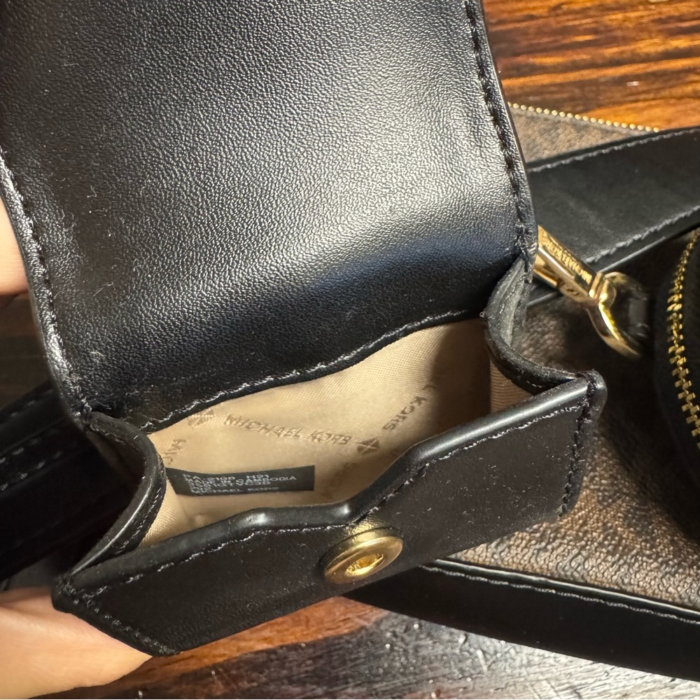 Michael Kors Signature Brown Crossbody Set - Picture 8 of 16